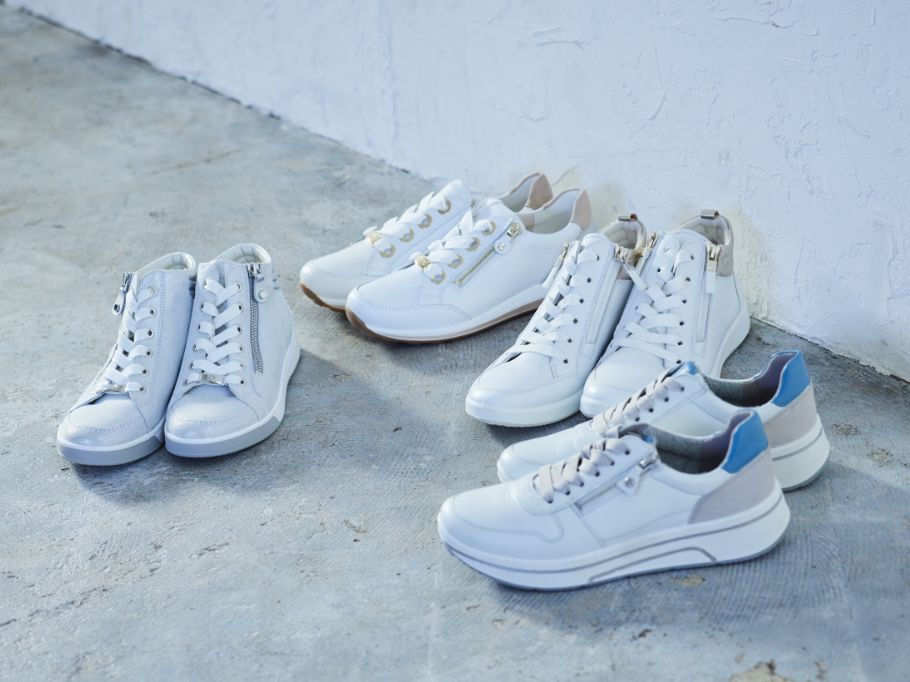 幅広さん向けレディーススニーカーのおすすめは?大人女性に人気のおしゃれなブランドのアイテムを紹介