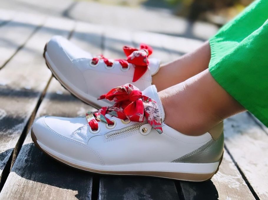 コンフォートシューズで足元から健康的に。おしゃれも楽しめる40代・50代におすすめの靴をご紹介