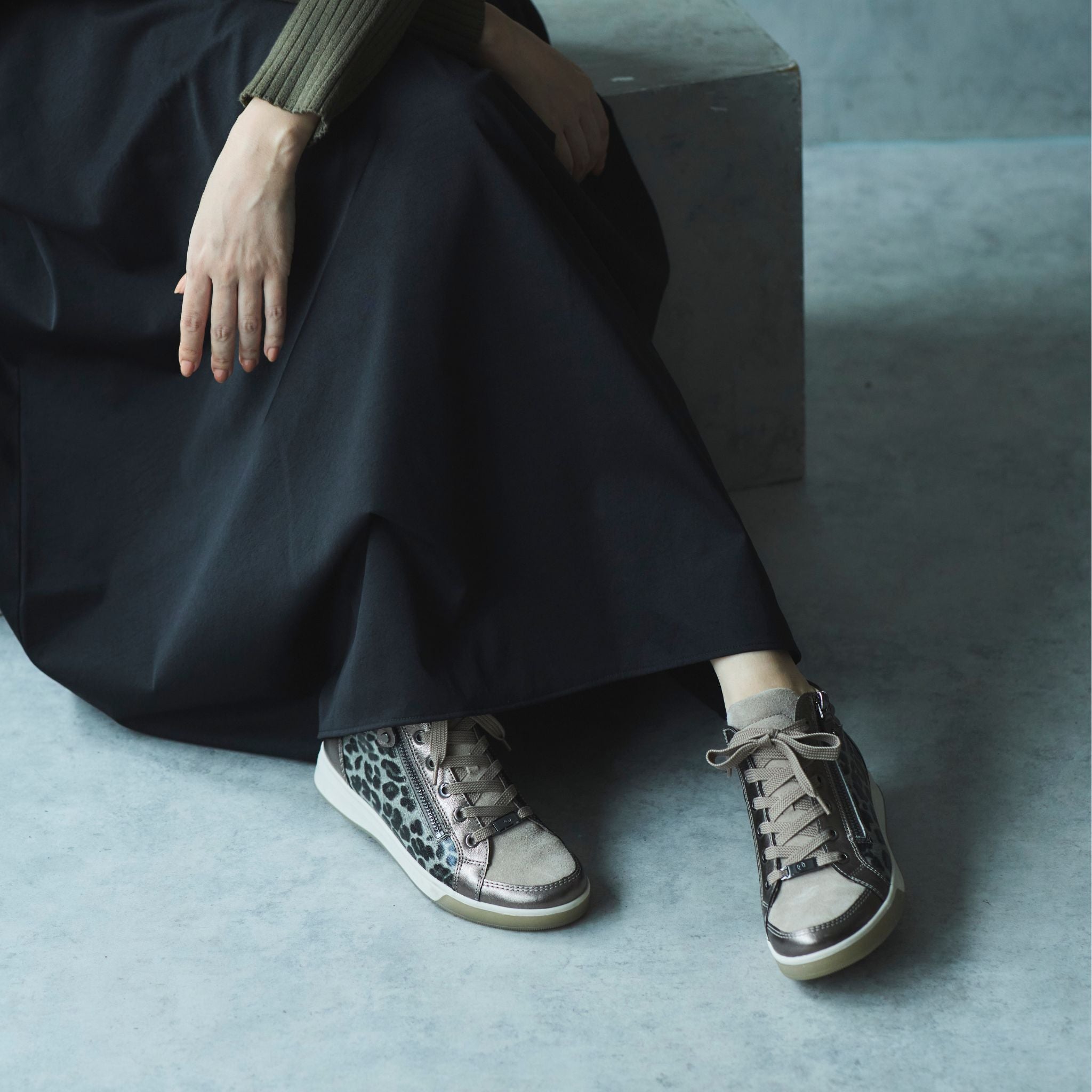 [12-24499] ROM CASHMERE