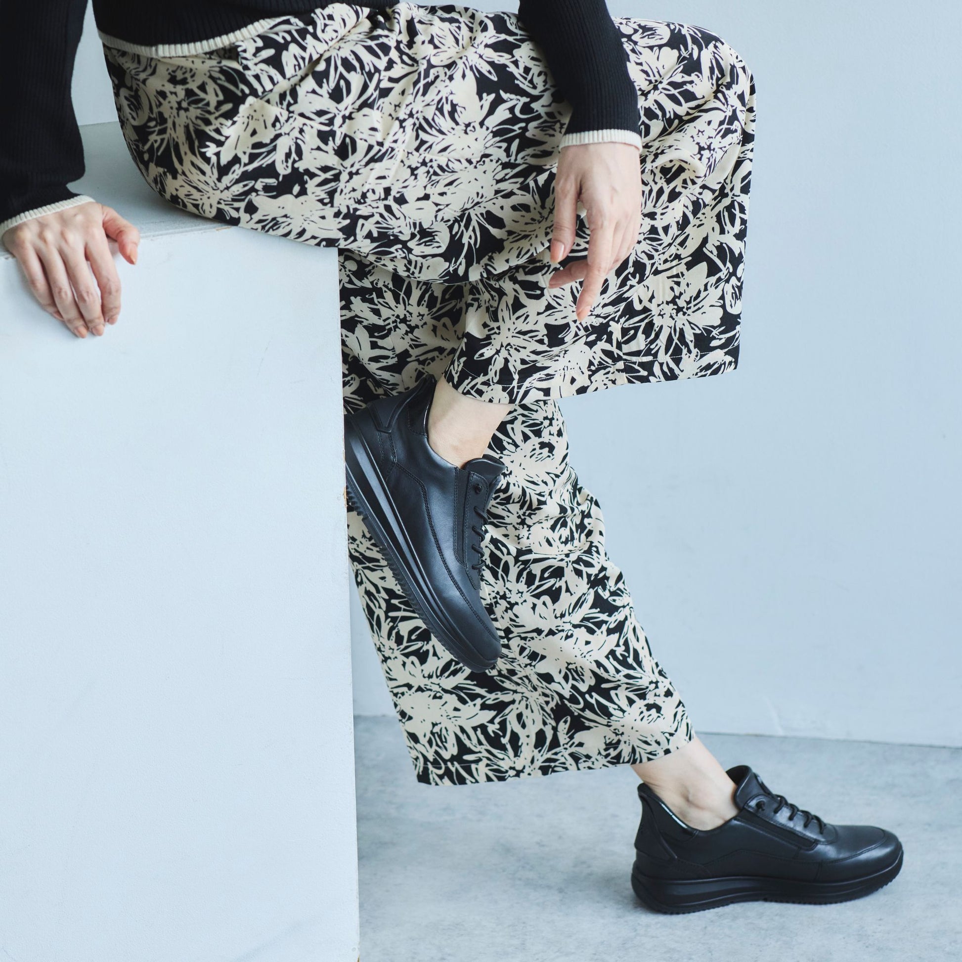 [12-25545] OSAKA black