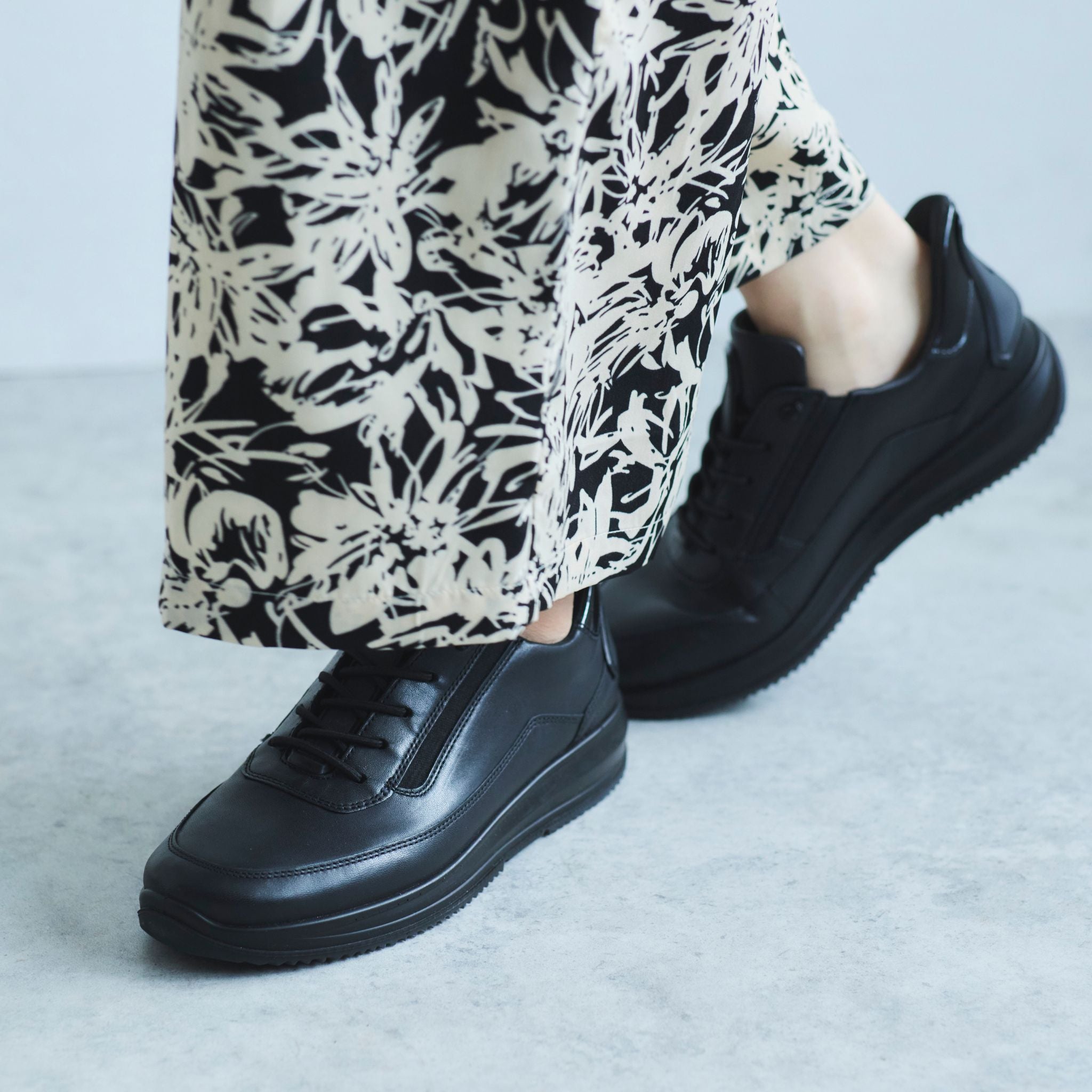 [12-25545] OSAKA black