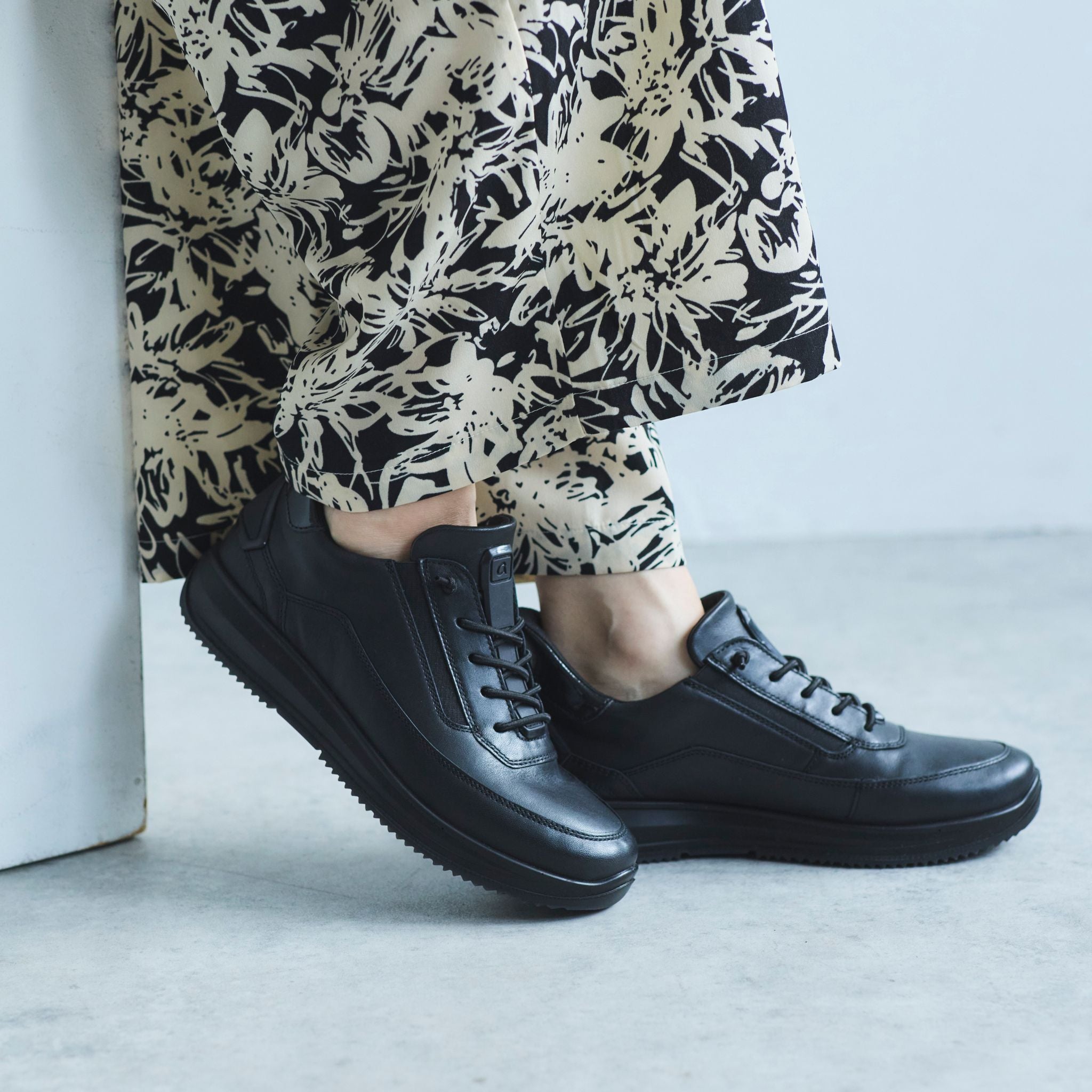 [12-25545] OSAKA black