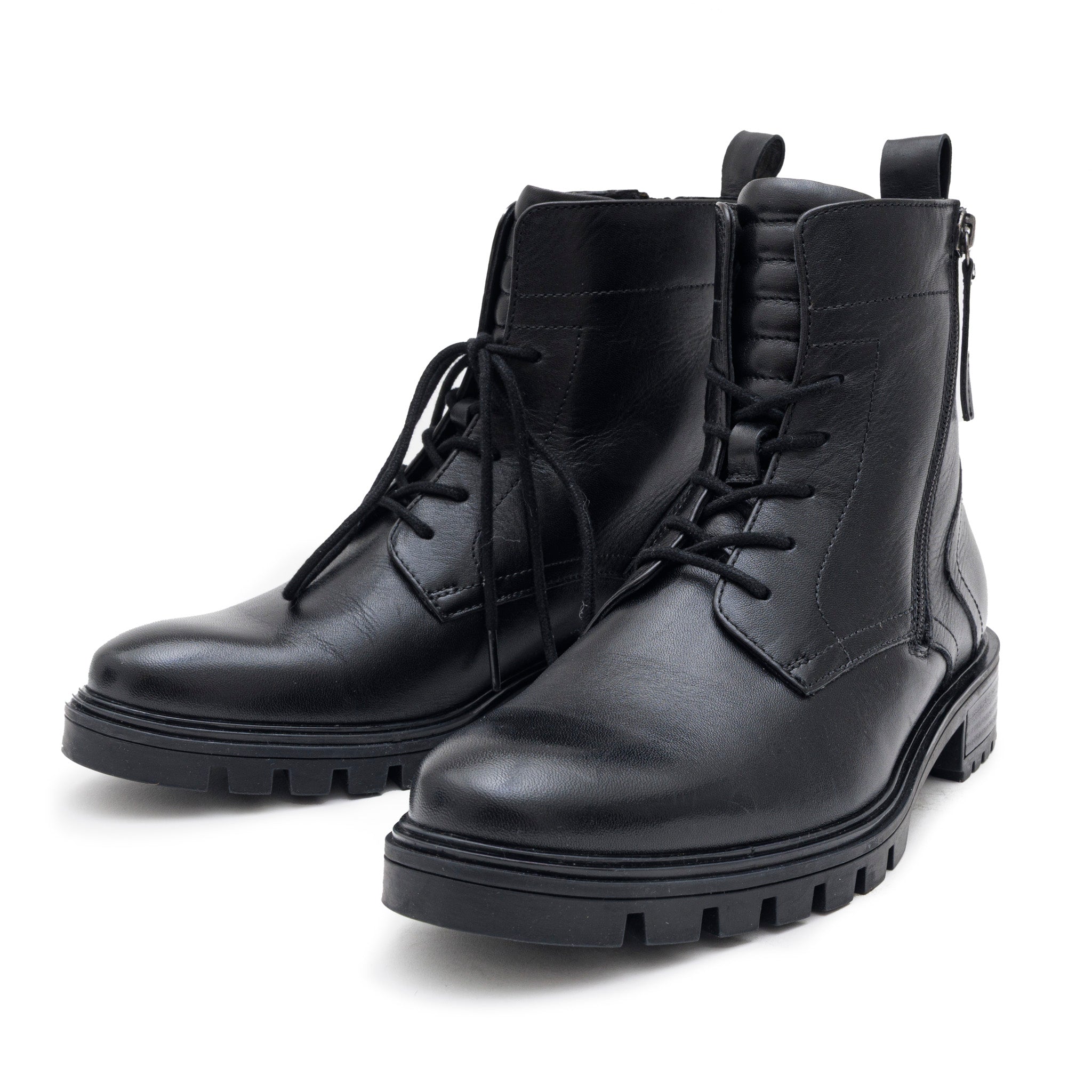 ハートとバラ装飾の黒いブーツ キラキラハートチャーム付きチェーンショートブーツ（ブーツ