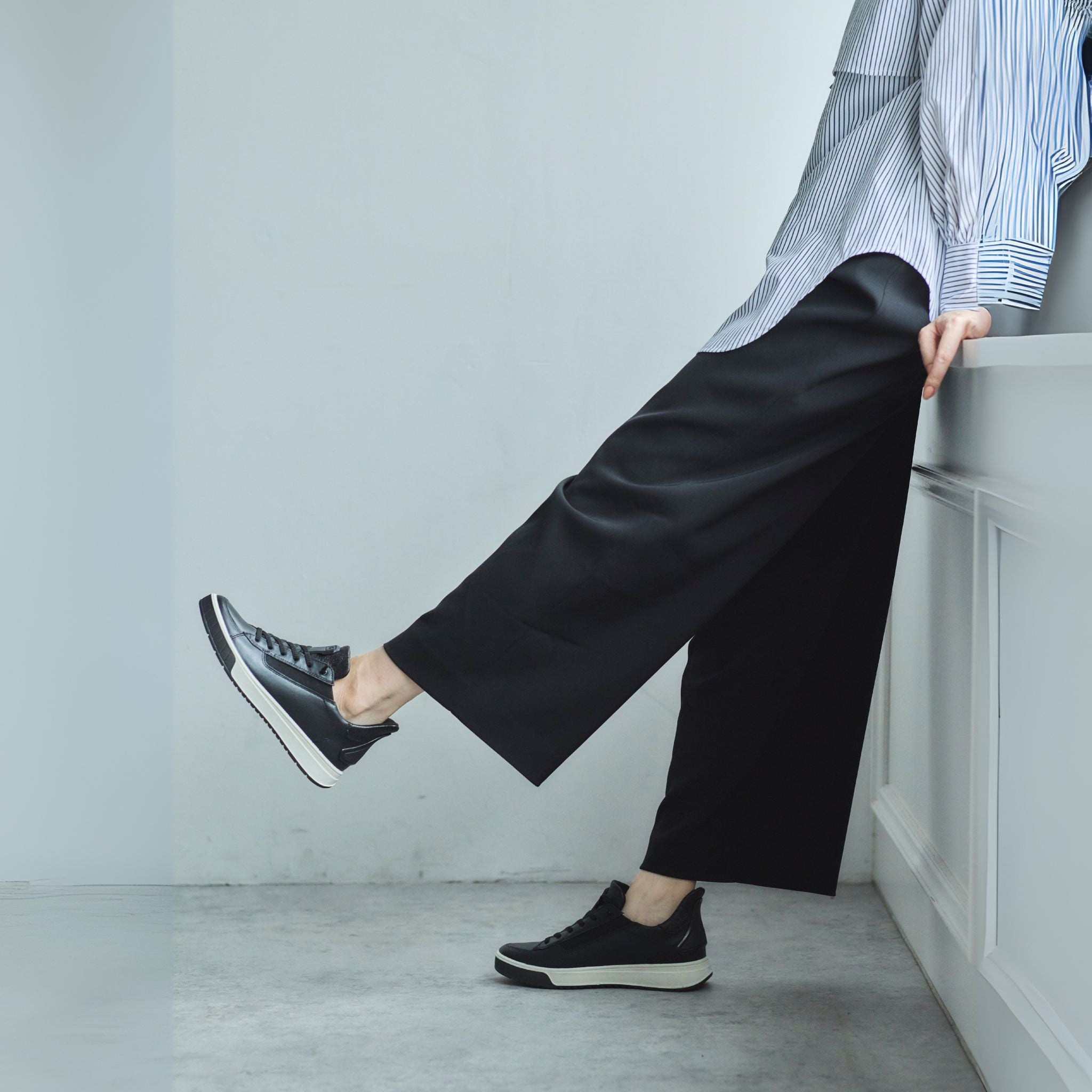 [12-50020] ROM BLACK