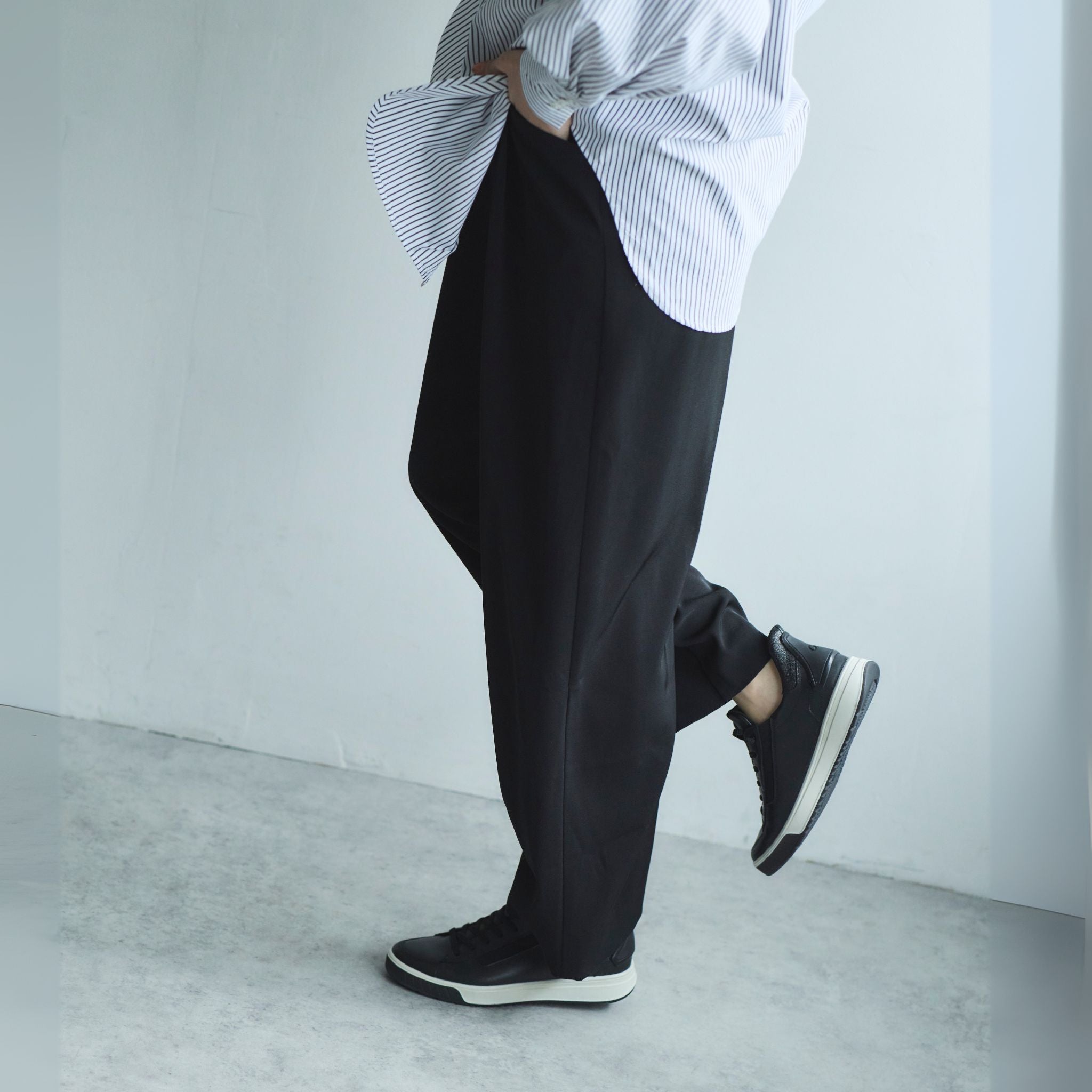 [12-50020] ROM BLACK