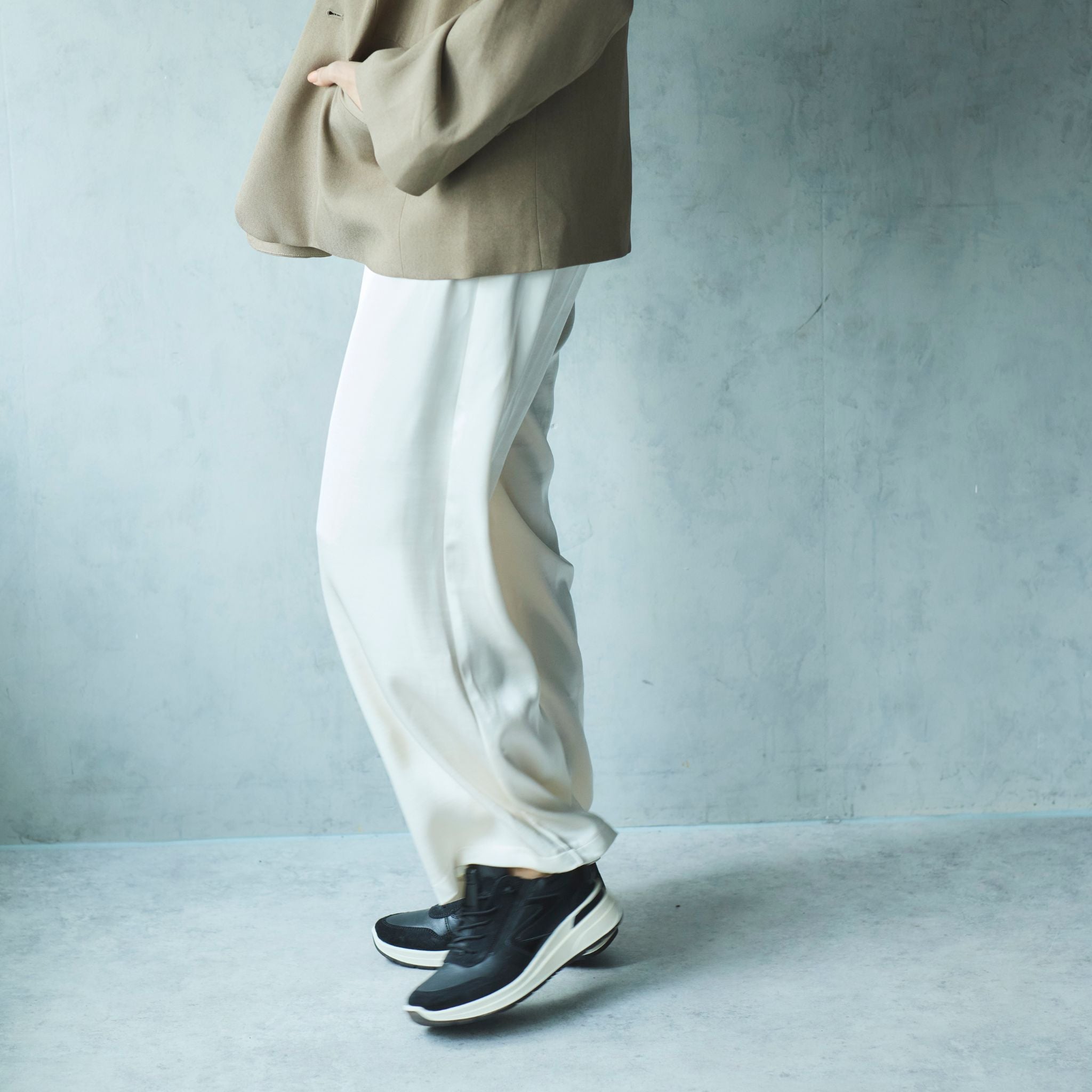 [12-57701] GARDA black