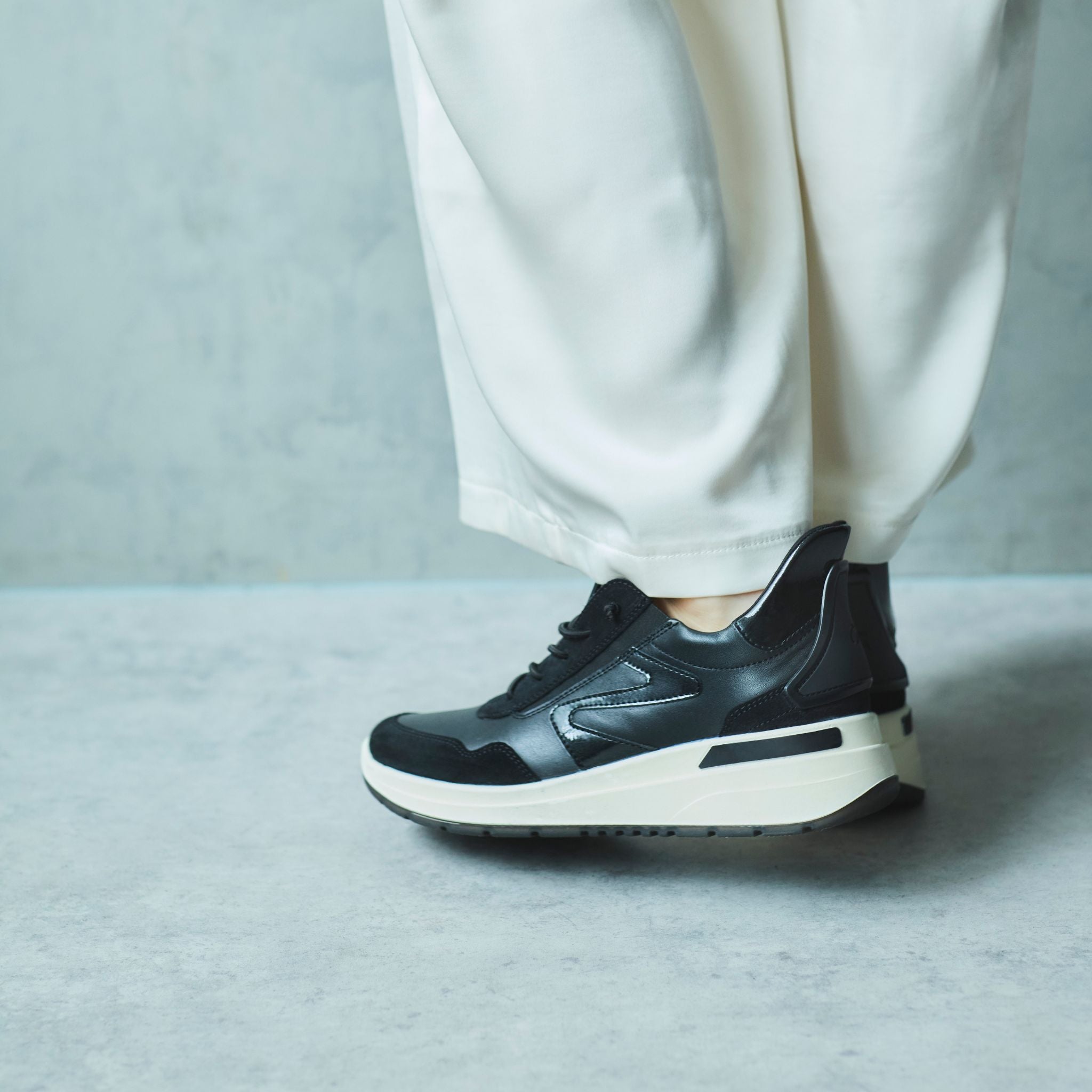 [12-57701] GARDA black