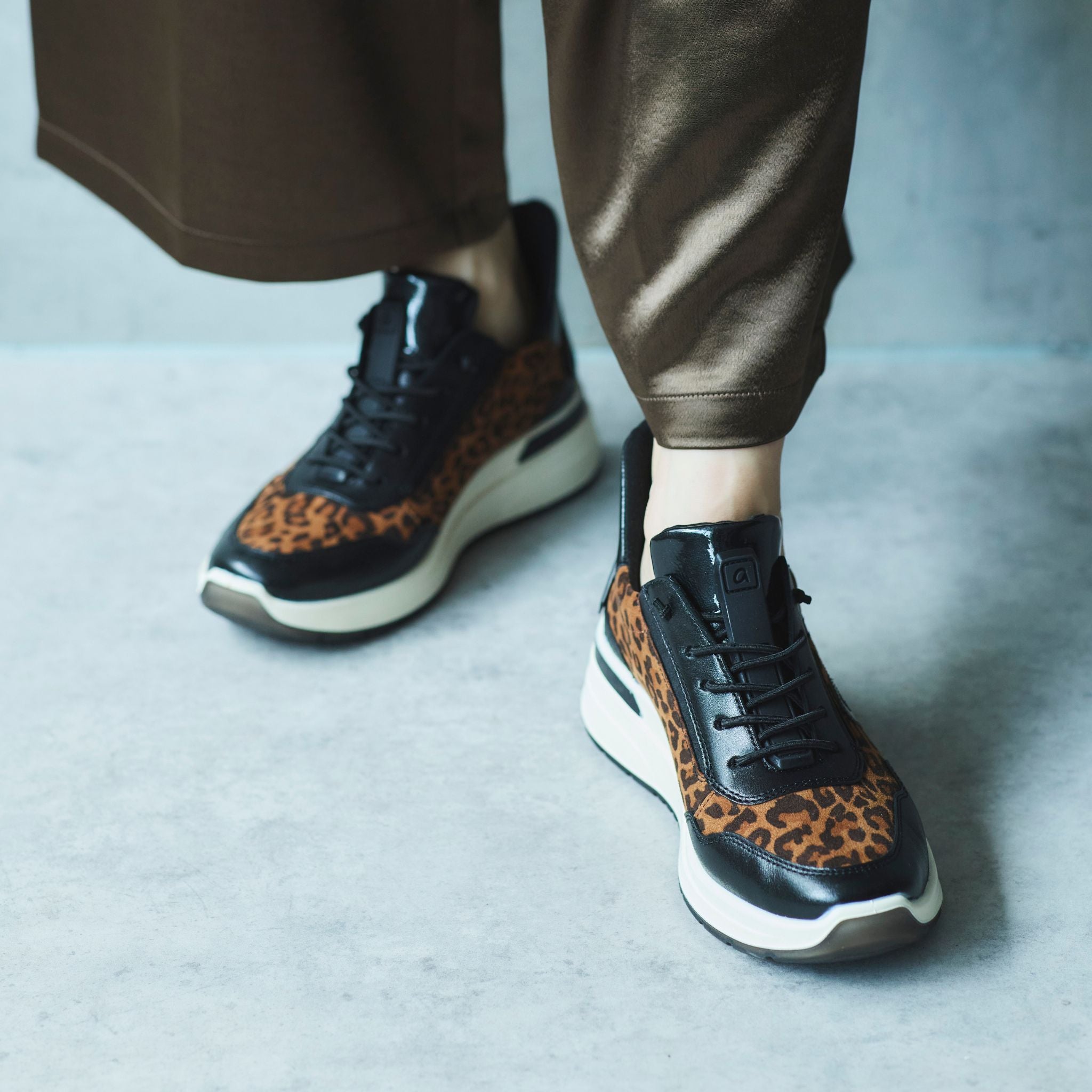 [12-57701] GARDA black black,nuts,wildberry