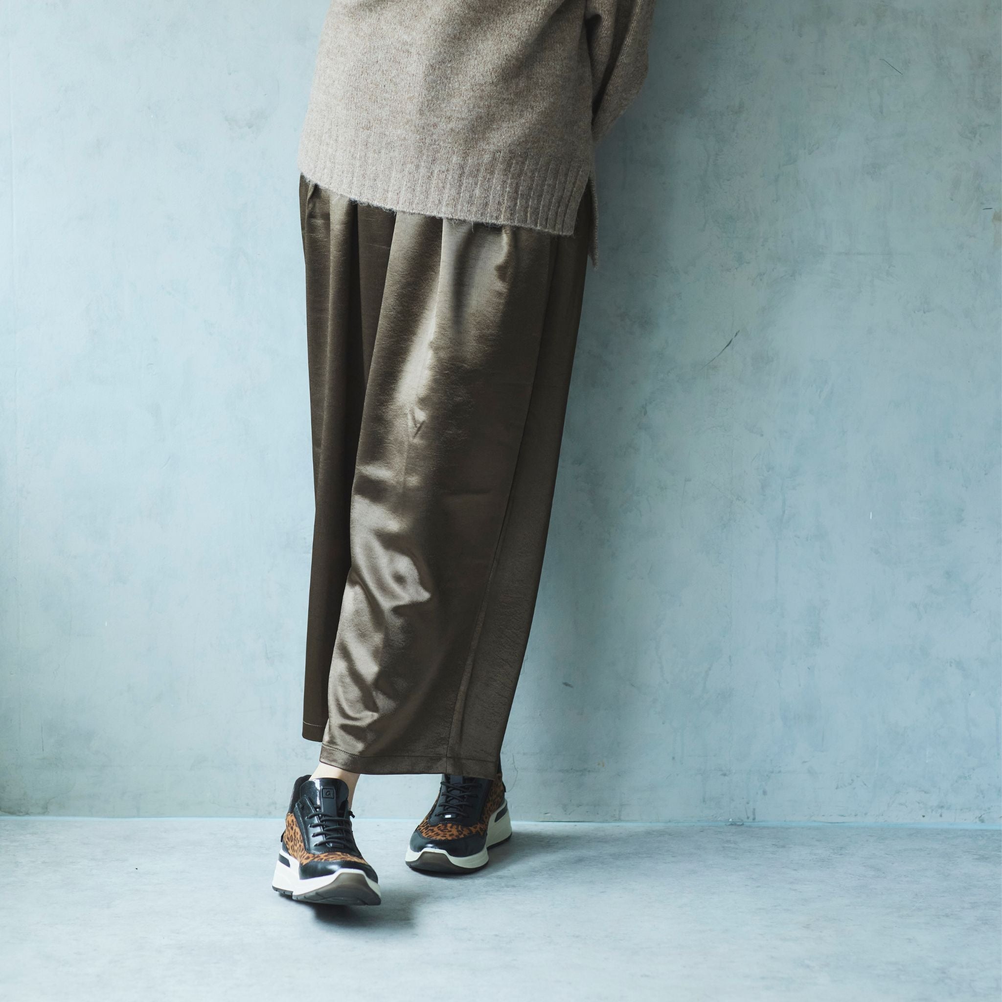 [12-57701] GARDA black,nuts,wildberry