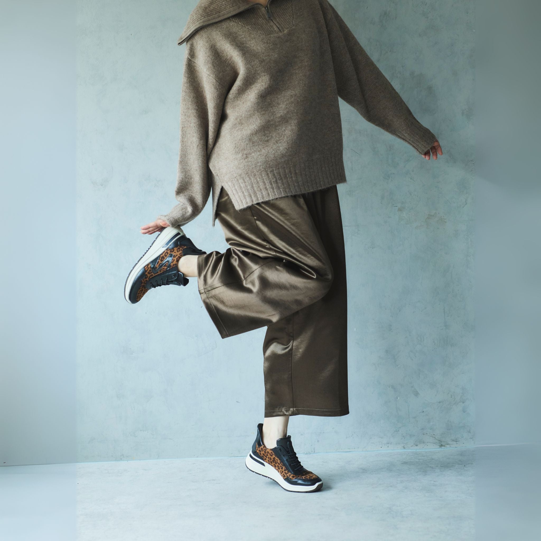 [12-57701] GARDA black,nuts,wildberry