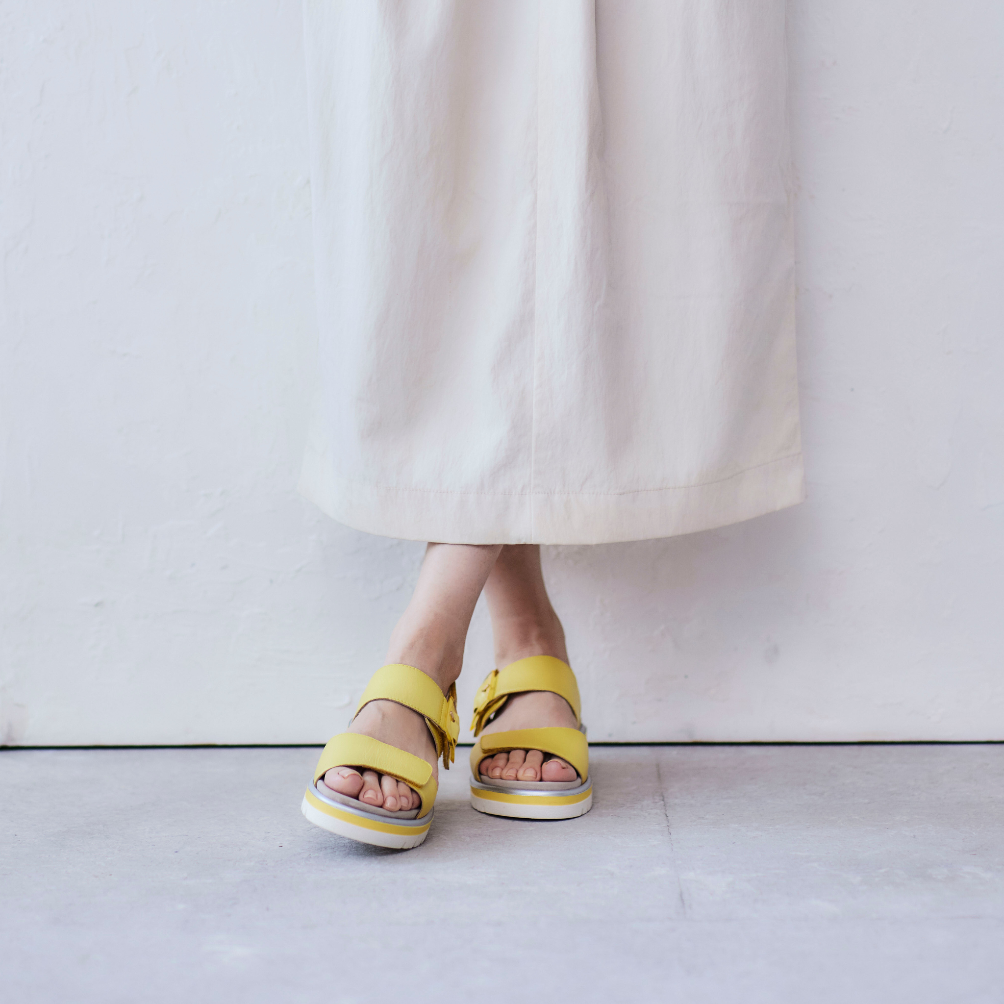 かれん様ara コンフォートサンダル ベージュ/ホワイト かれん様ara かれん様ara コンフォートサンダル ベージュ/ホワイト かれん様ara